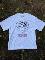 D$M x B3NZO Logo Tee – White