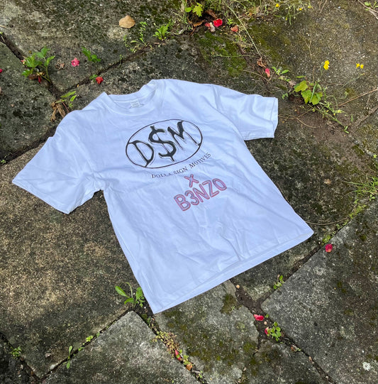 D$M x B3NZO Logo Tee – White